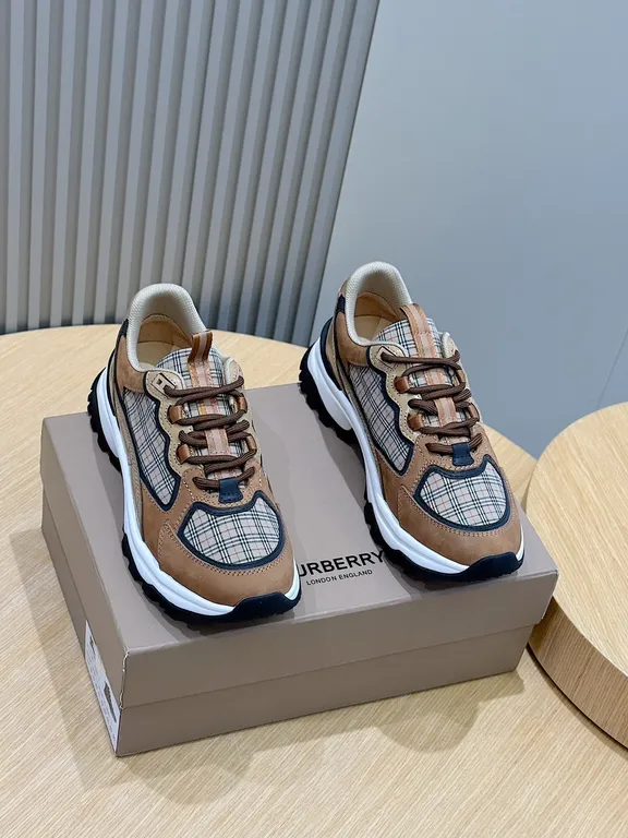 Burberry Shoe 